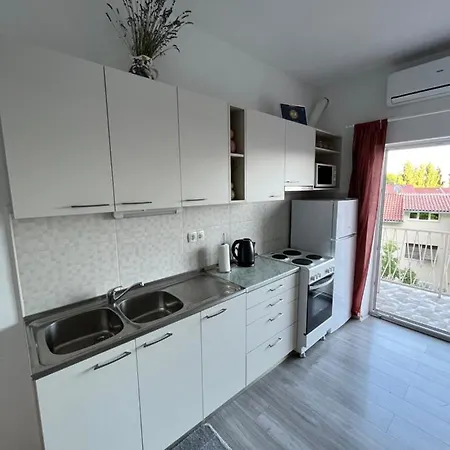 Ivica Apartment Omis