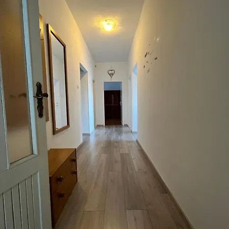 Ivica Apartment *